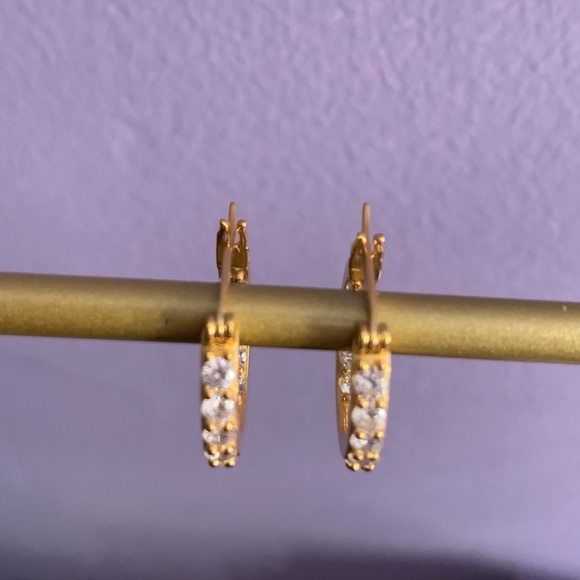 Small hoop earrings - Picture 7 of 9